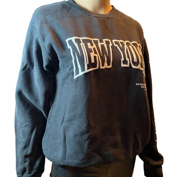 Cute TNA crewneck - Picture 6 of 8